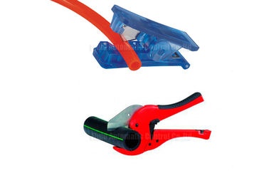 De één-hand stelt Buizensnijmachine voor in werking O.D 3mm - 42mm Slang